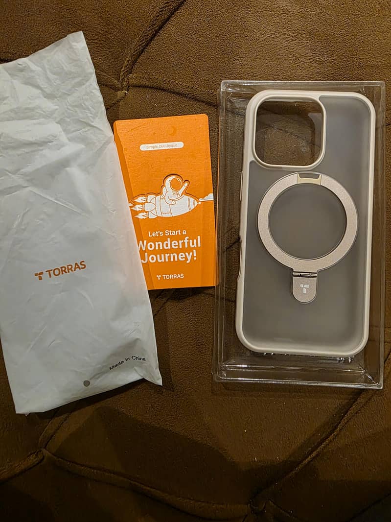 Torras case Iphone 16 pro 2