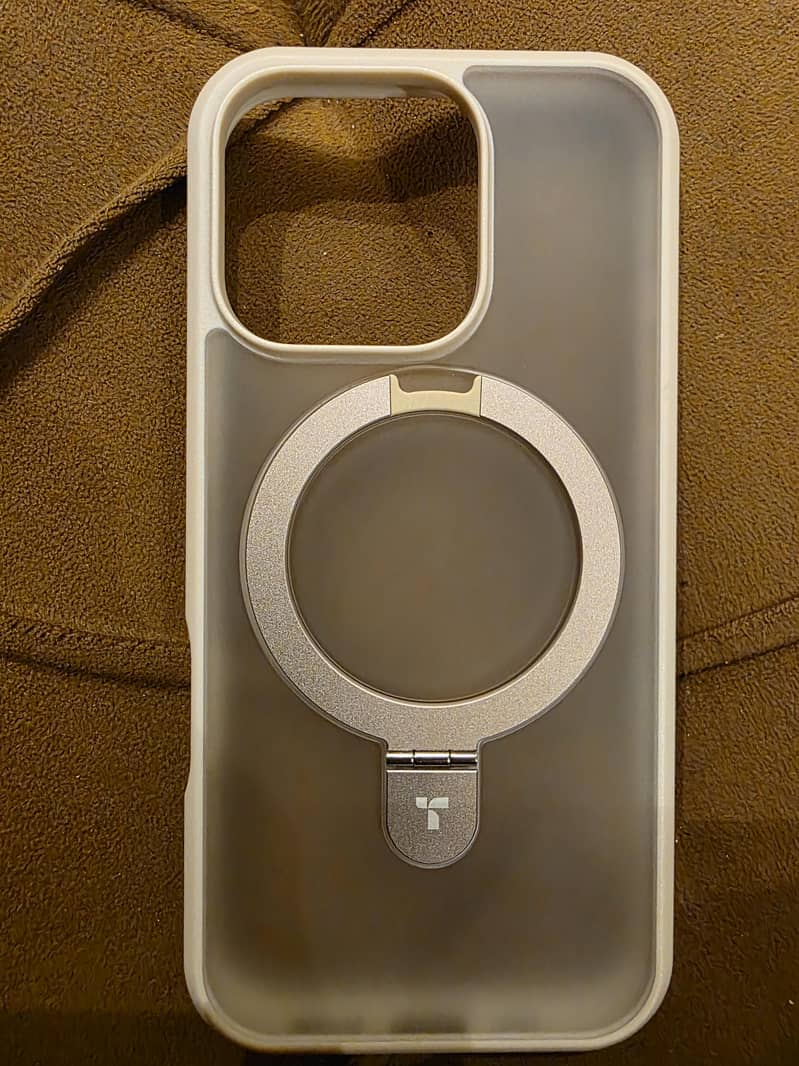 Torras case Iphone 16 pro 3