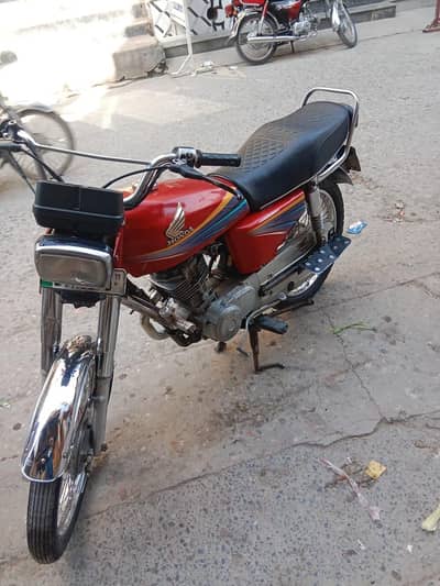 03101525903 Honda 125 2011 model Gujrat number and good look