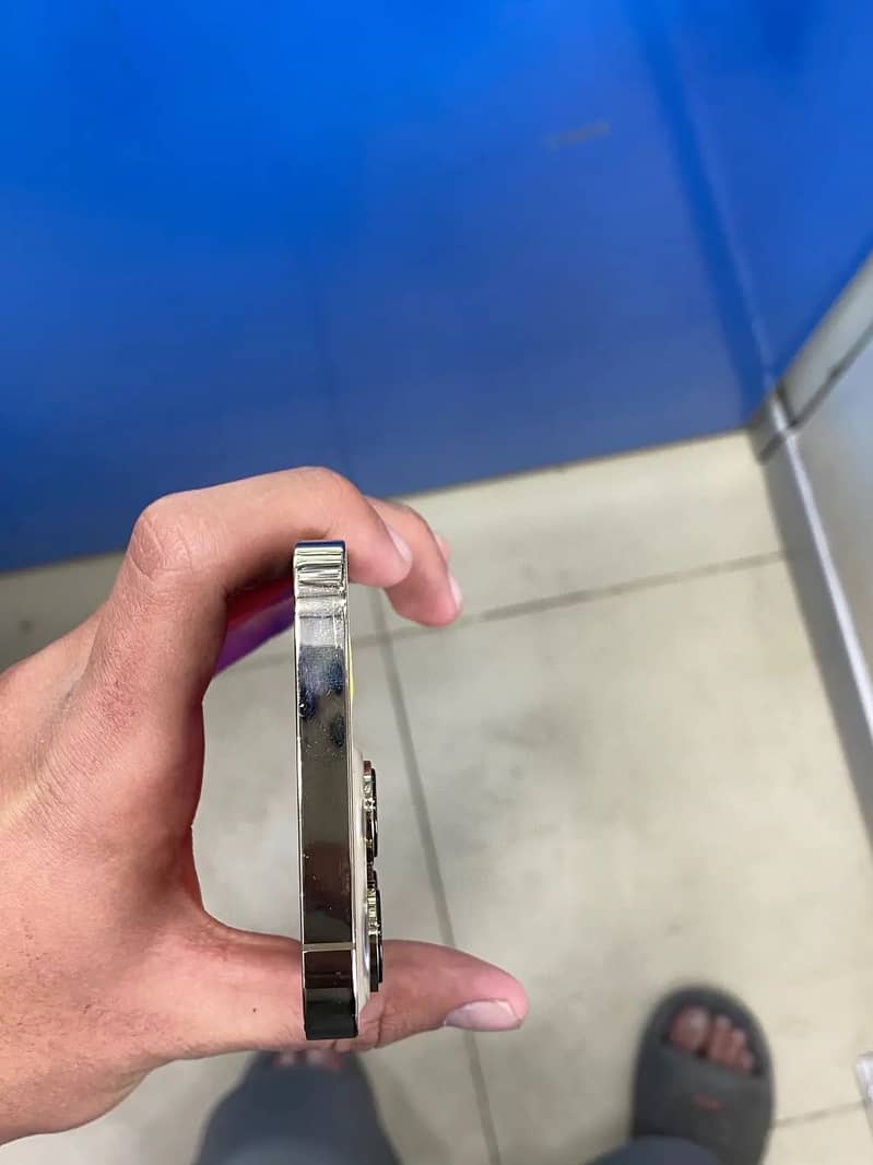 Apple iPhone 13 Pro 2