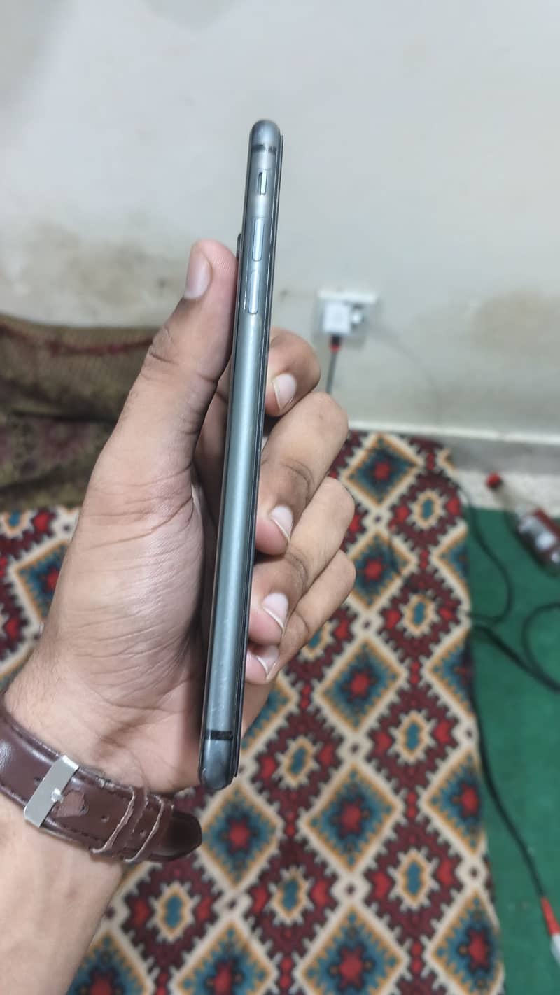 Apple iPhone 8 Plus 0