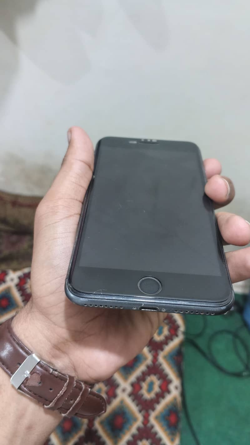 Apple iPhone 8 Plus 2
