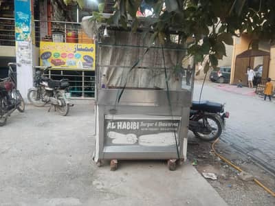 buger stall with hard plate