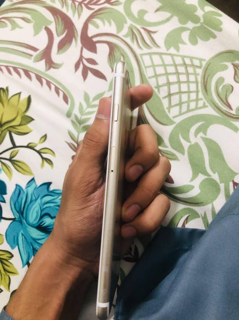 Apple iPhone 7 Plus 3