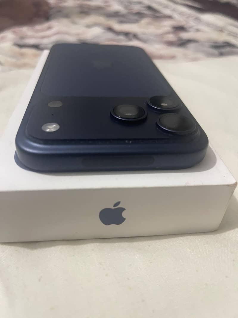 Apple iPhone 17 Pro Max 7