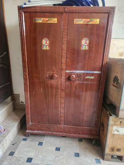 almari 4 sale