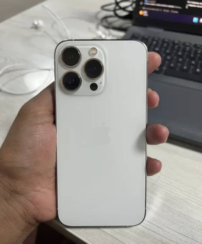 Apple iPhone 13 Pro 0
