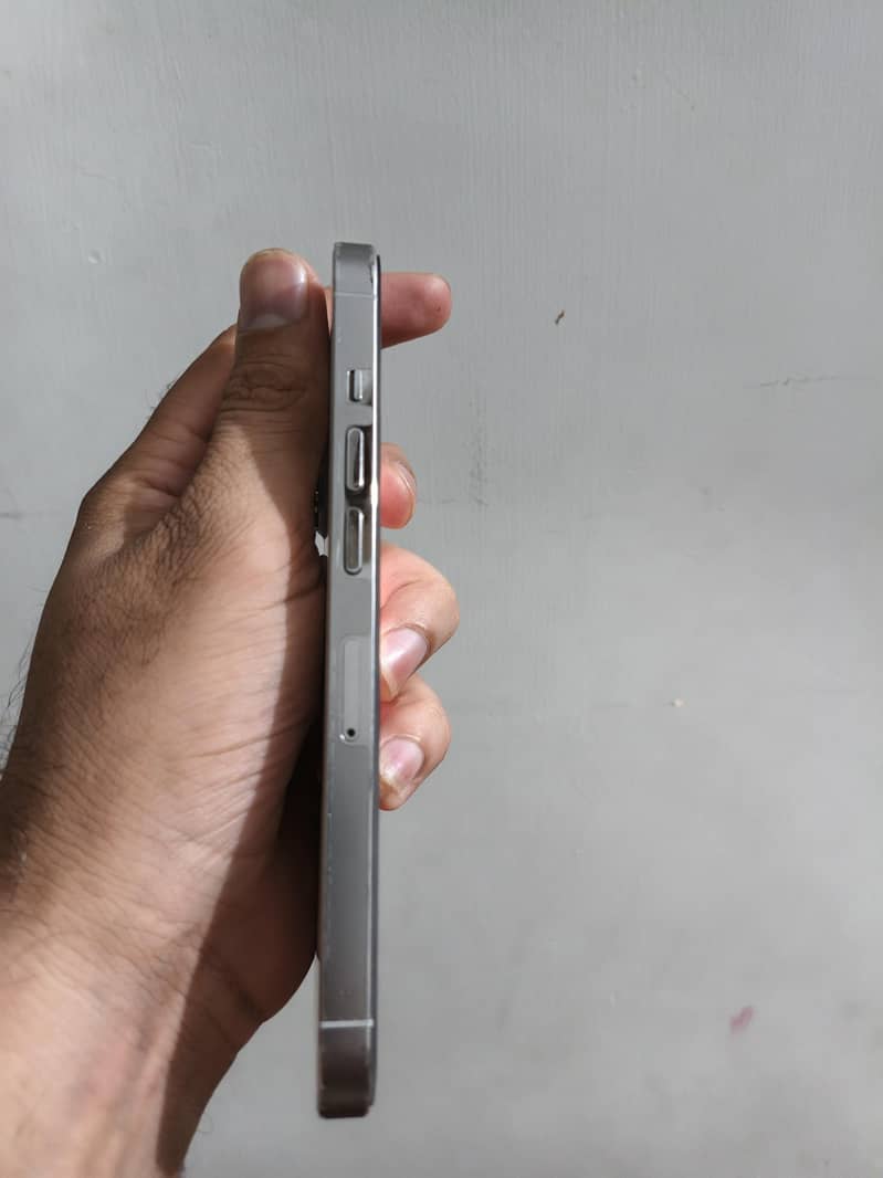 Apple iPhone 13 Pro 4