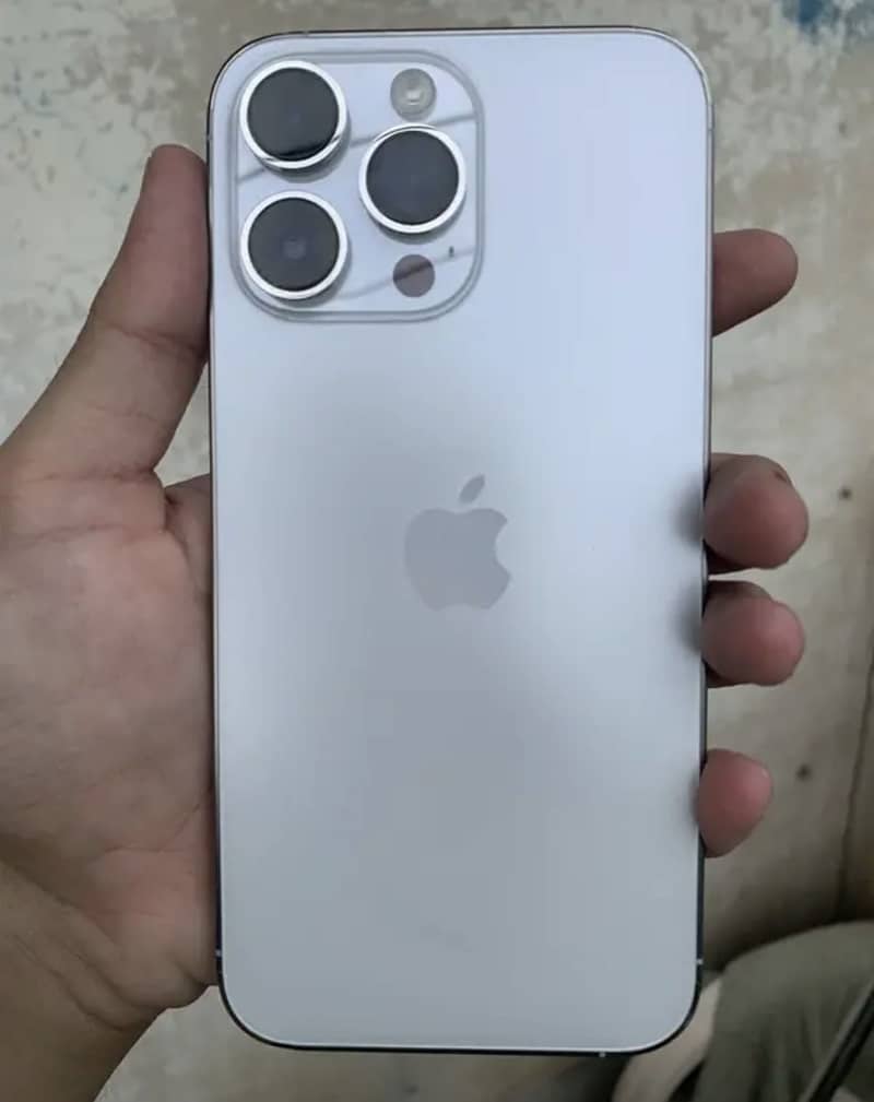 Apple iPhone 14 Pro Max 3