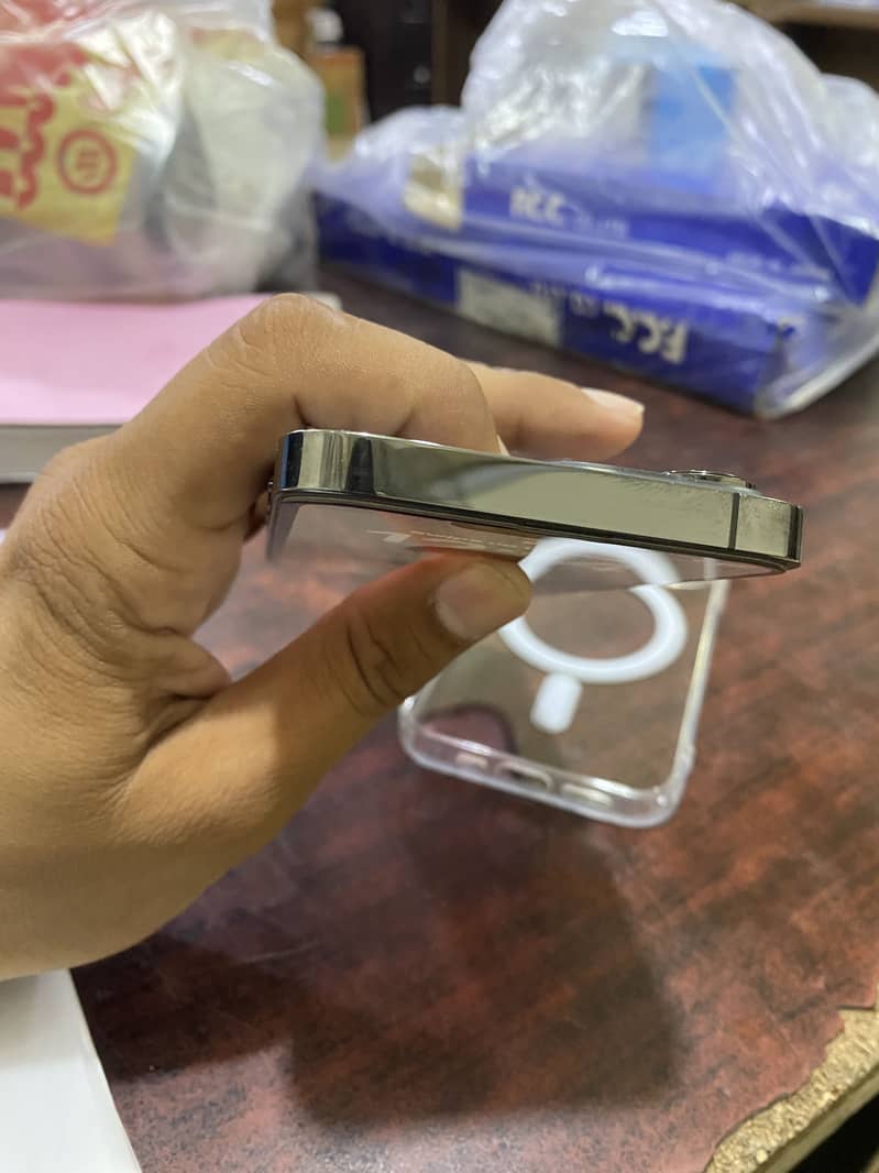 Apple iPhone 13 Pro 1