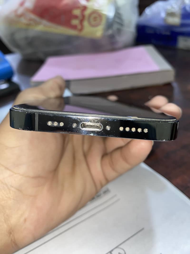 Apple iPhone 13 Pro 2