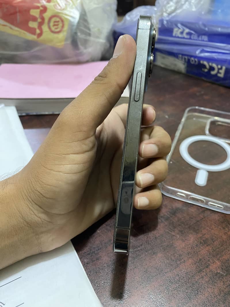 Apple iPhone 13 Pro 3
