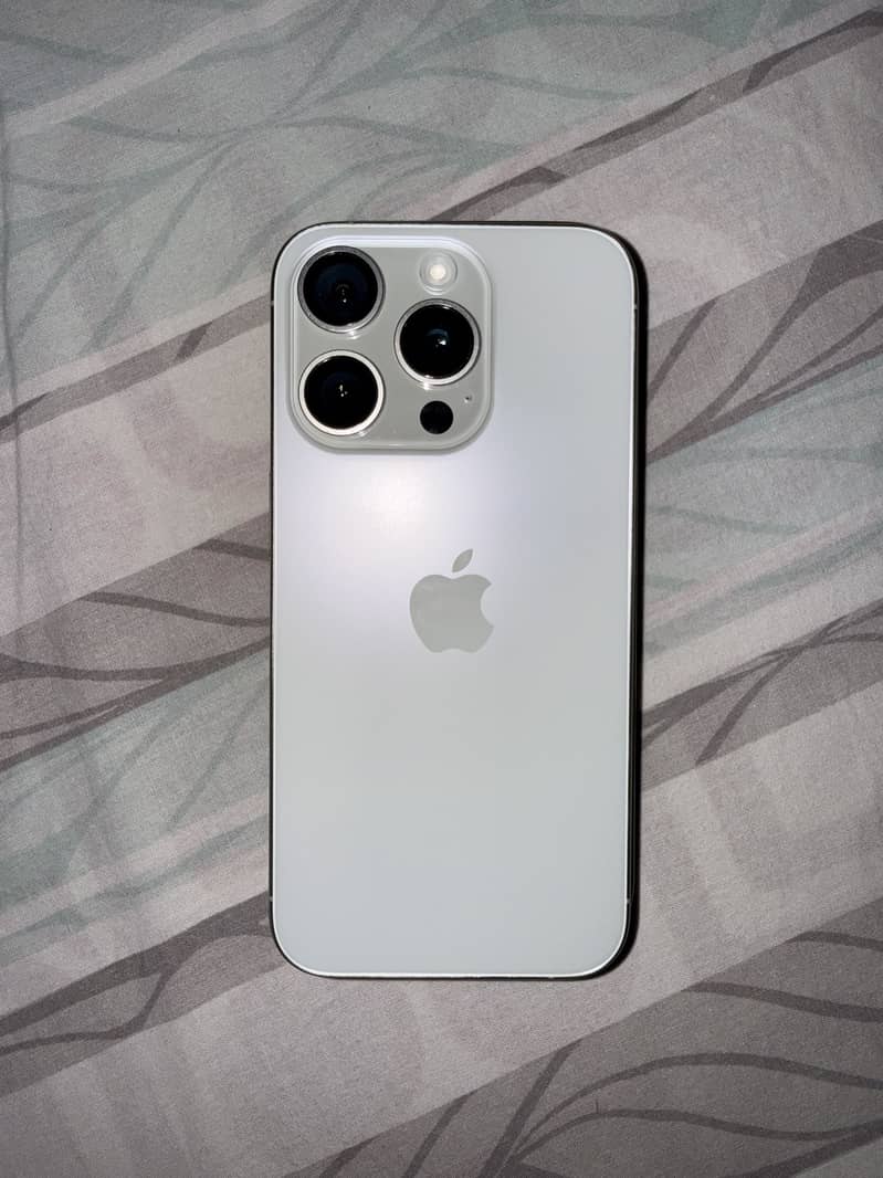 Apple iPhone 15 Pro 0