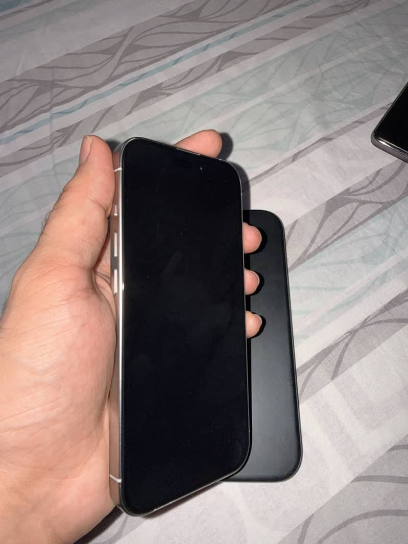 Apple iPhone 15 Pro 1