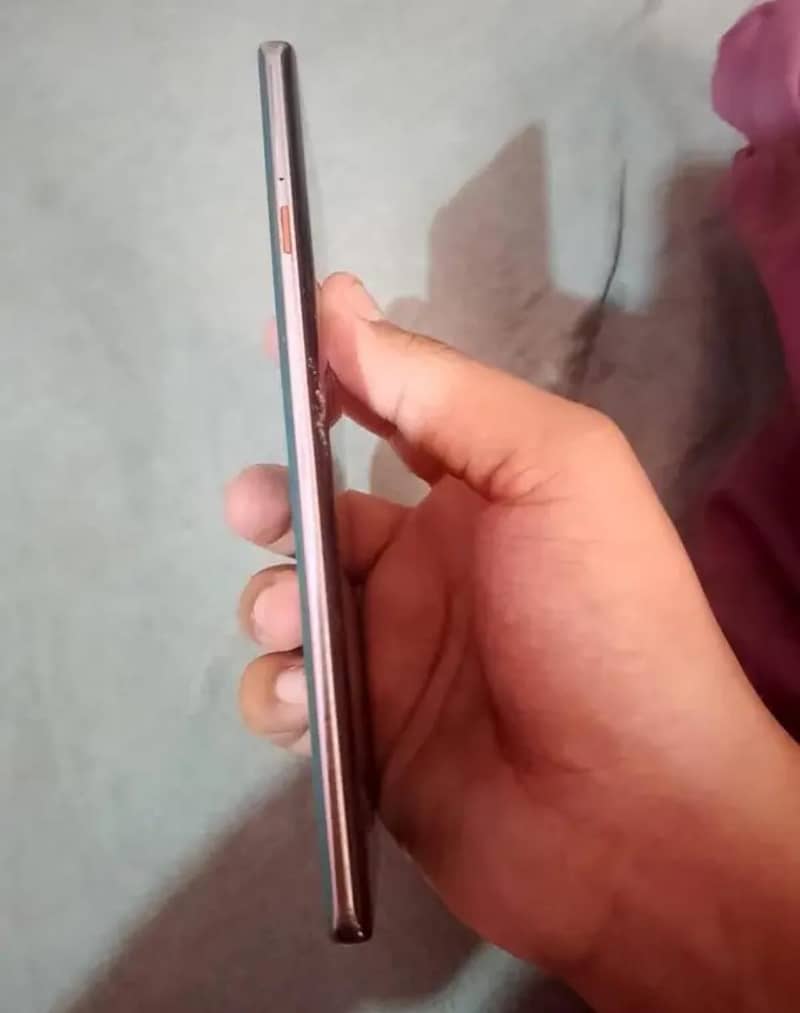 Tecno CAMON 40 Pro 4