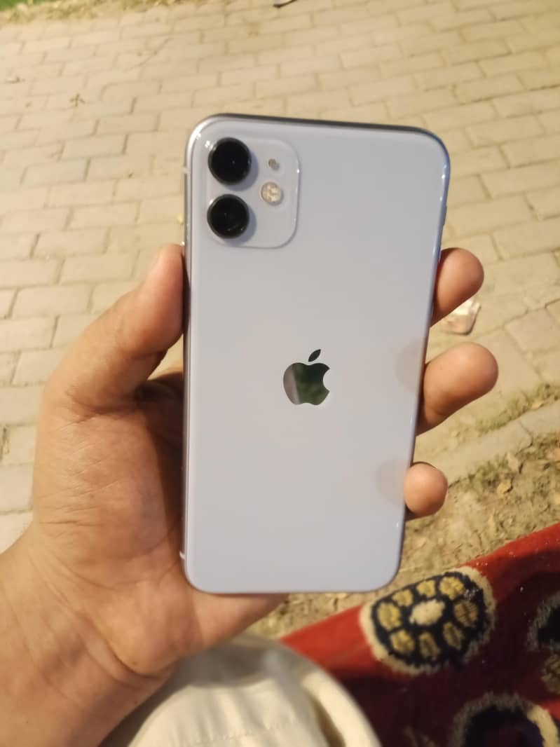 Apple iPhone 11 4