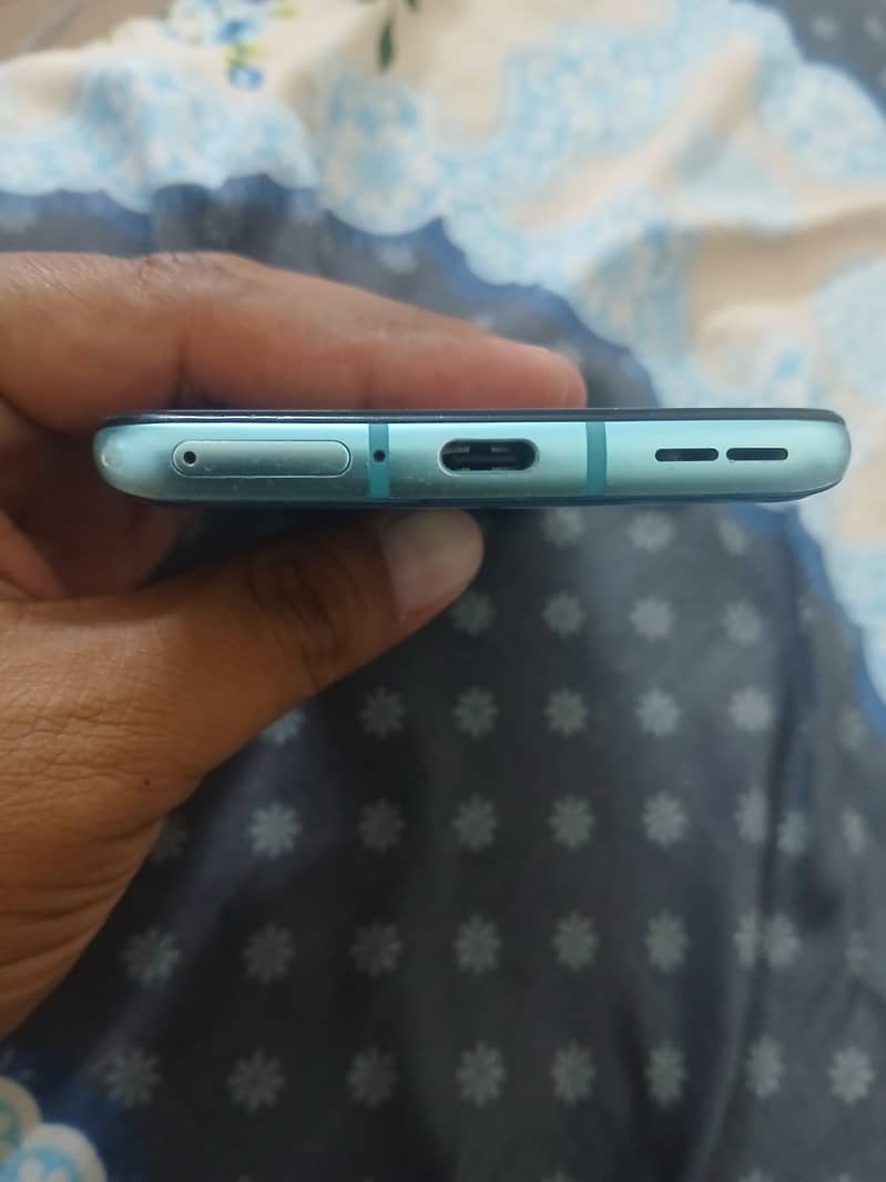 One Plus 8T 6