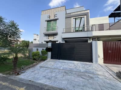 BEAUTIFUL HOUSE 5 MARLA SLIGHTLY USED HOUSE AVAILABLE FOR SALE IN BAHRIA ORCHARD
