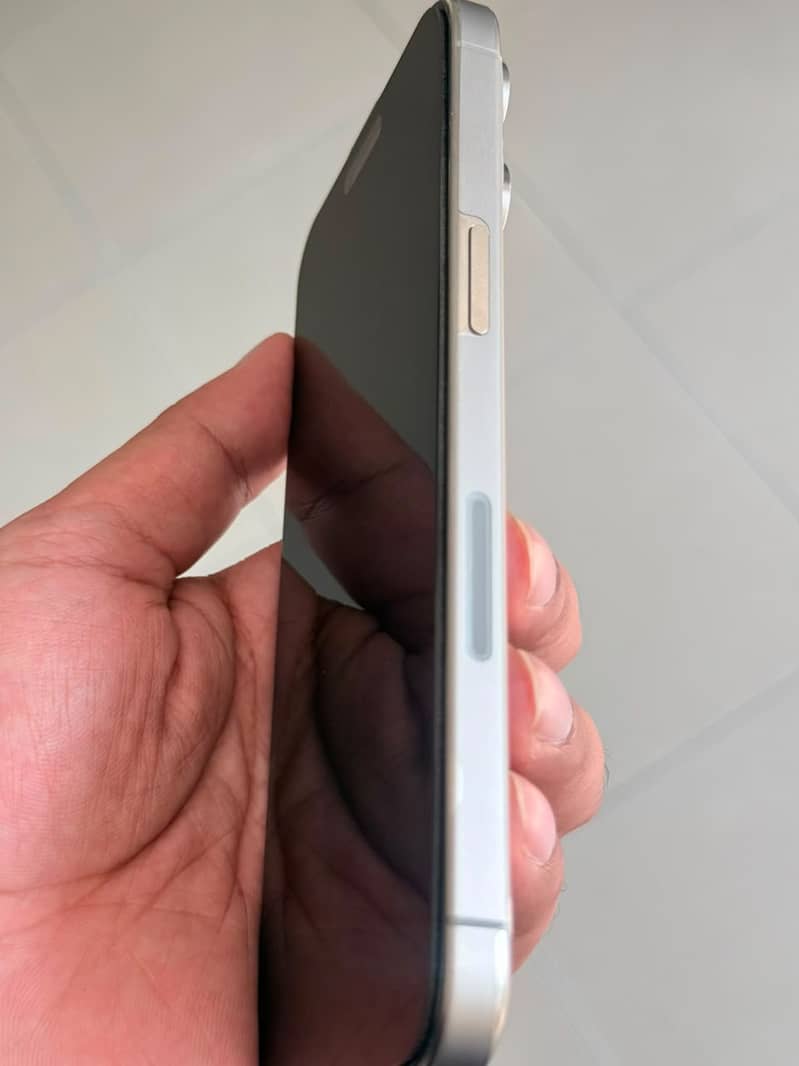 Apple iPhone 15 Pro Max 4