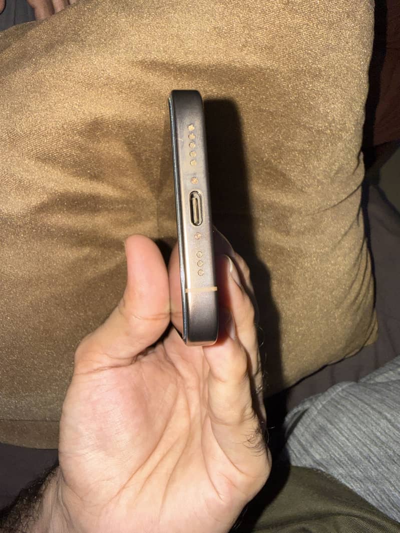 Apple iPhone 16 Pro 5