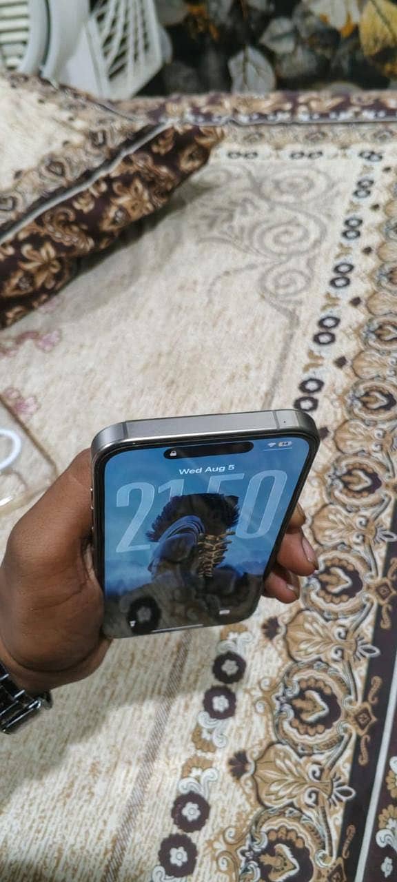 Apple iPhone 15 Pro 2