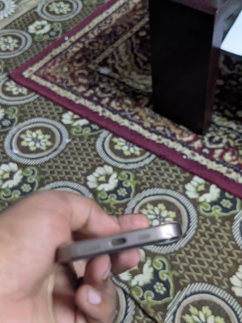 Apple iPhone 16 Pro 5