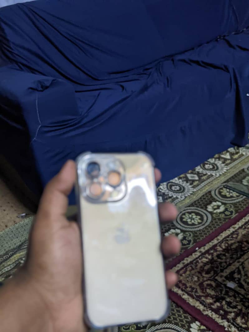 Apple iPhone 16 Pro 6