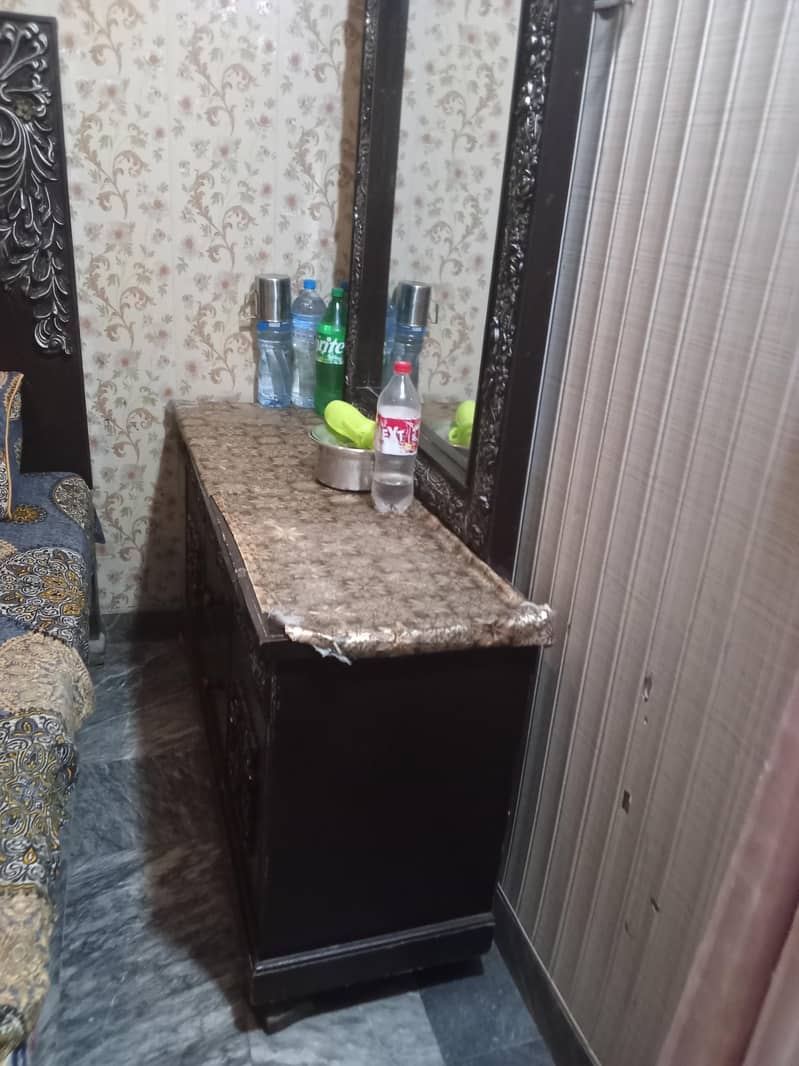 showcase, wardrobe and dressing table 1
