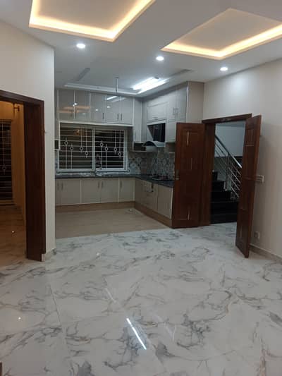 Brand New House Of 8 Marla Available For Rent In Bahria Orchard Lahore