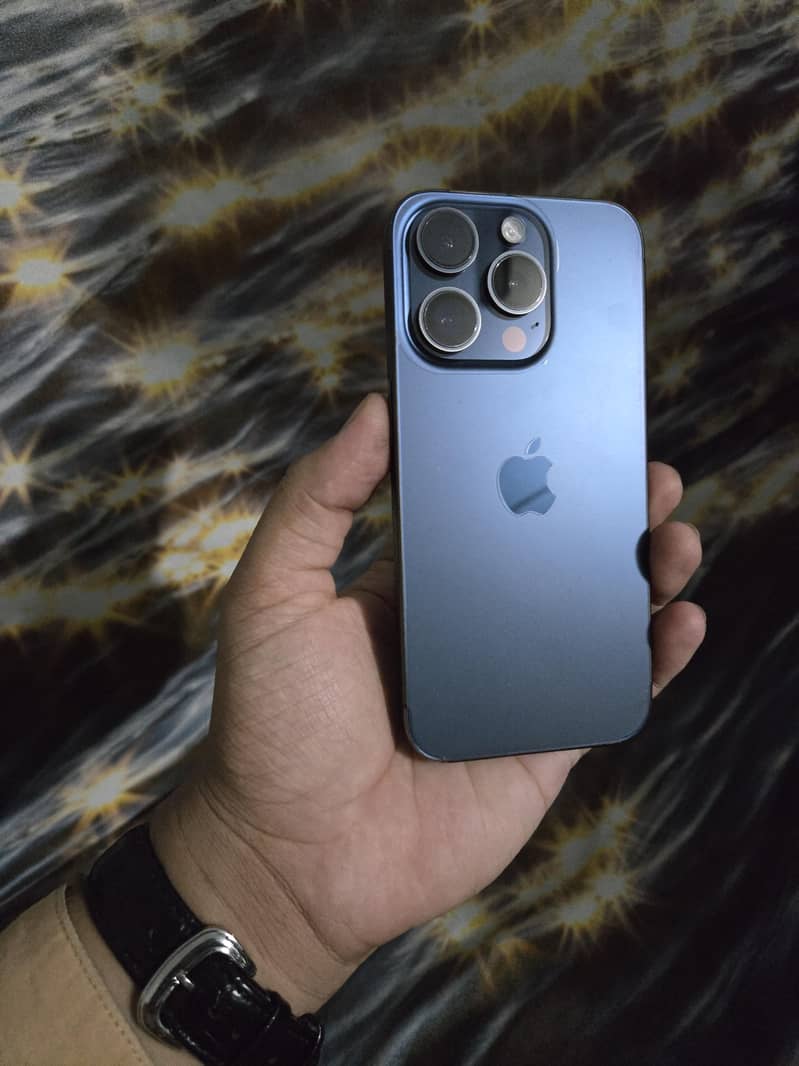 Apple iPhone 15 Pro 0