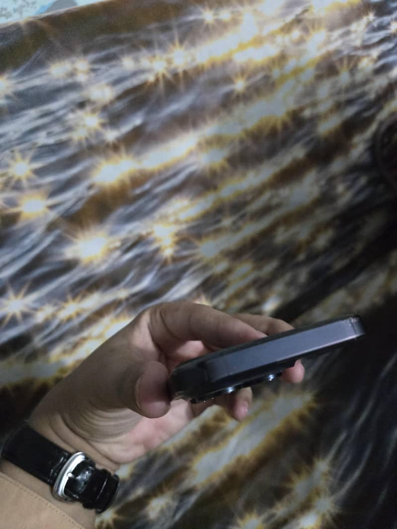 Apple iPhone 15 Pro 2