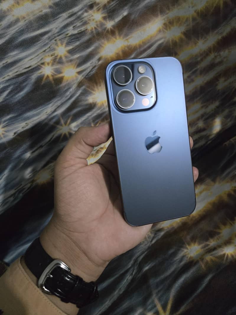 Apple iPhone 15 Pro 3