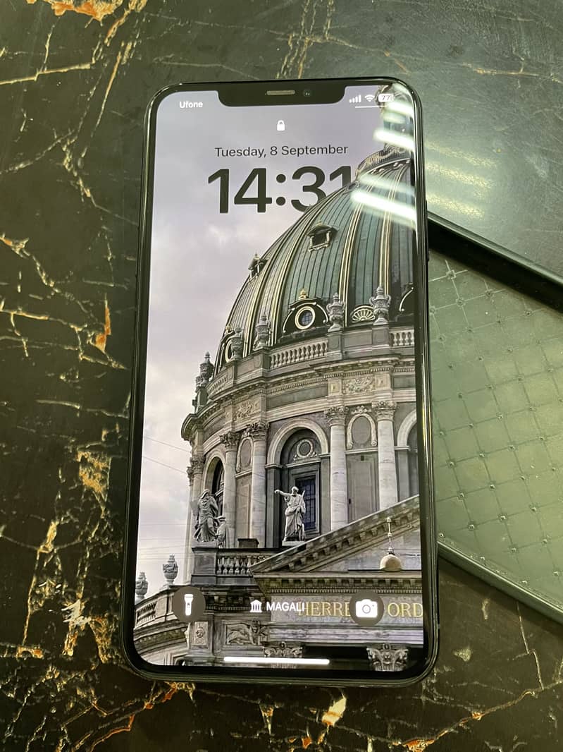 Apple iPhone 11 Pro Max 0