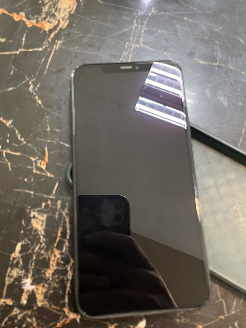 Apple iPhone 11 Pro Max 1