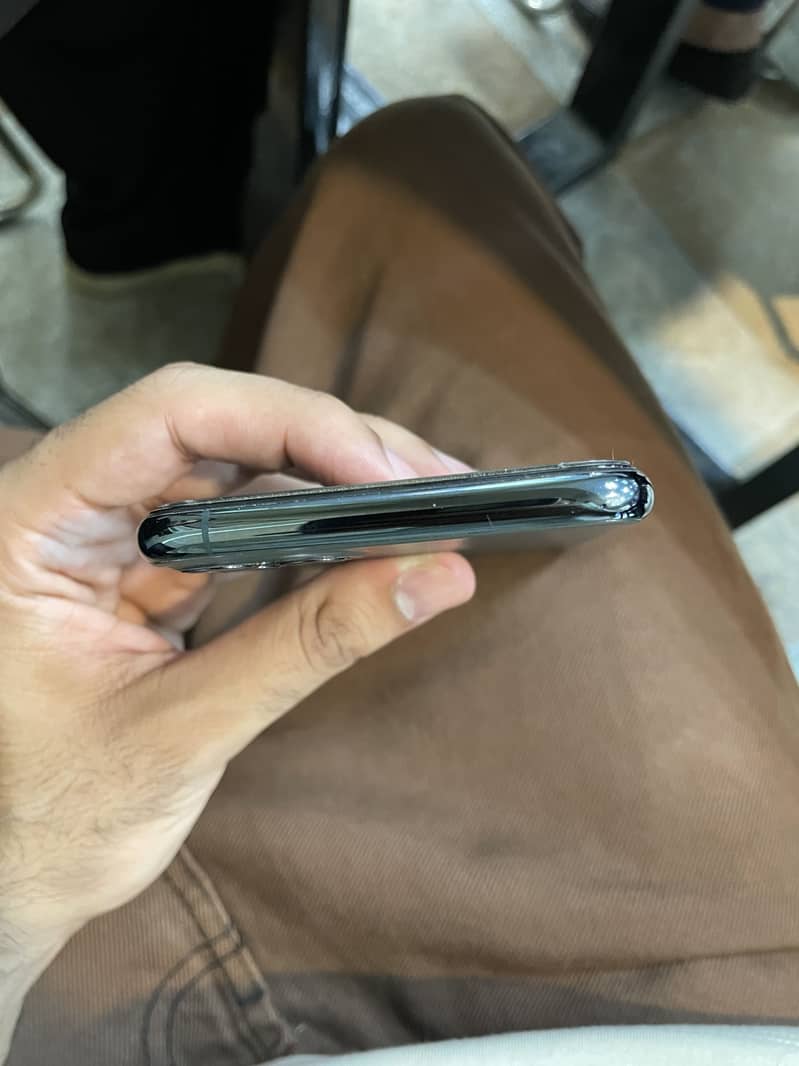 Apple iPhone 11 Pro Max 3