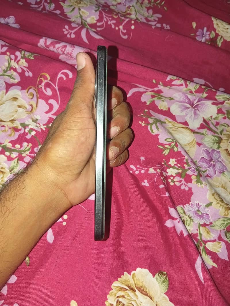 Realme C53 4