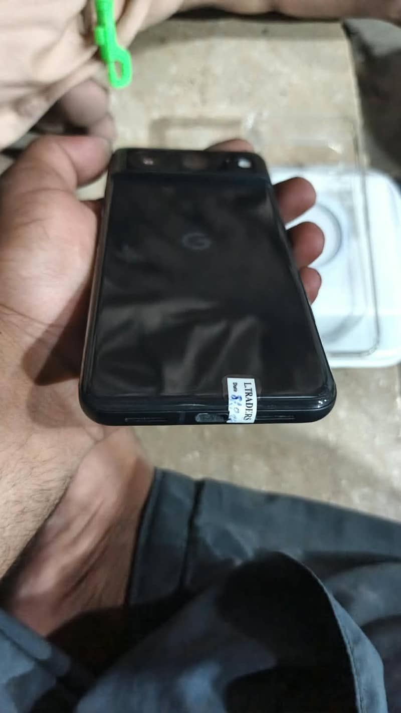 Google Pixel 8 5