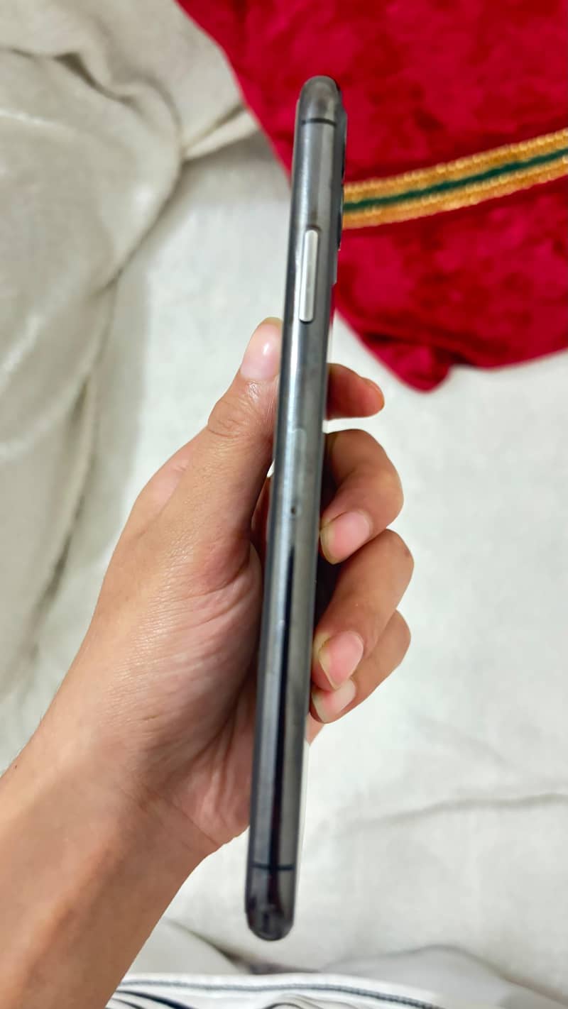 Apple iPhone 11 Pro Max 5