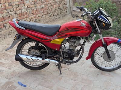 HONDA CG DREAM 125  WHATSAPP NUMBER 03011386084