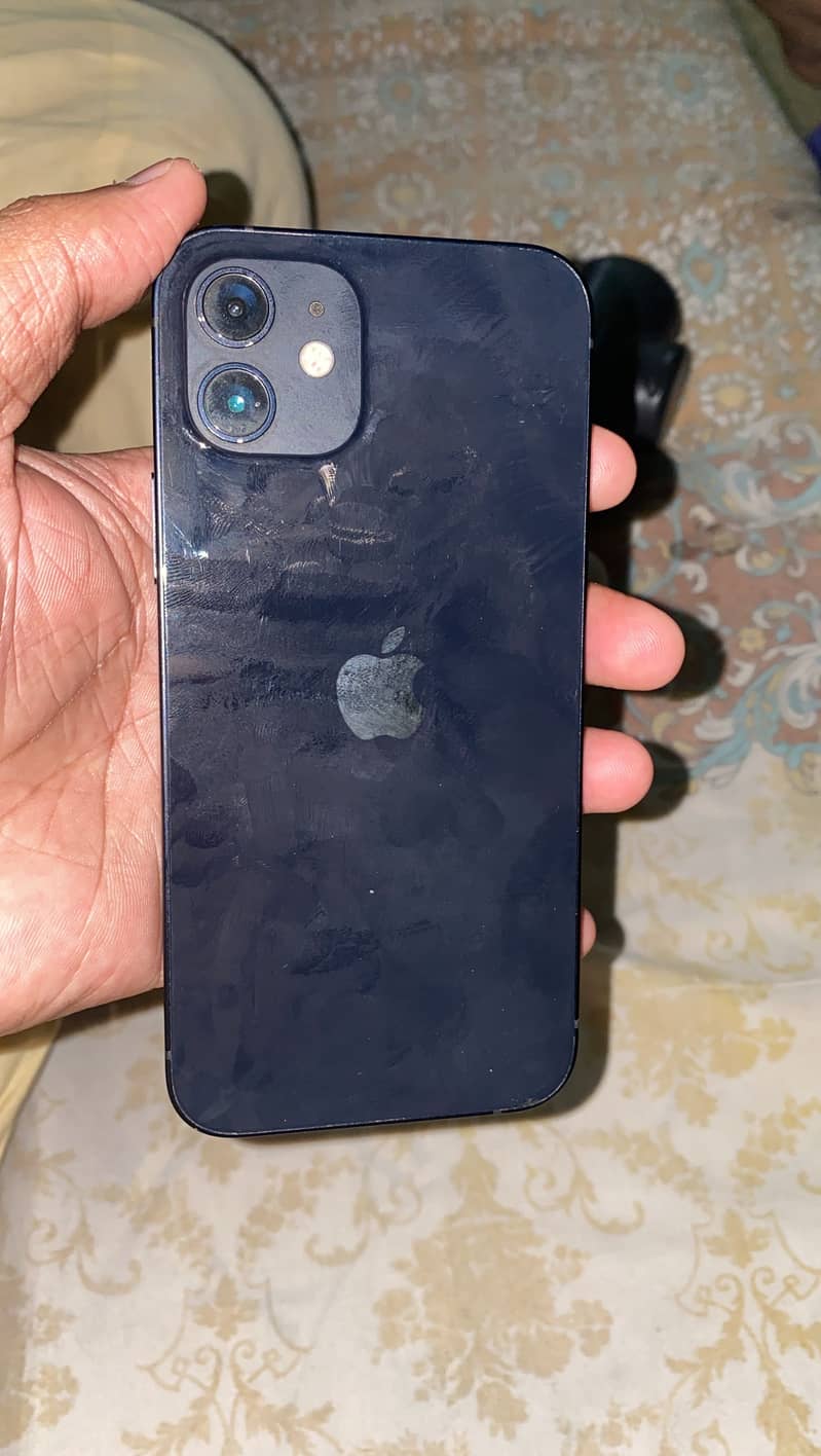 Apple iPhone 12 4