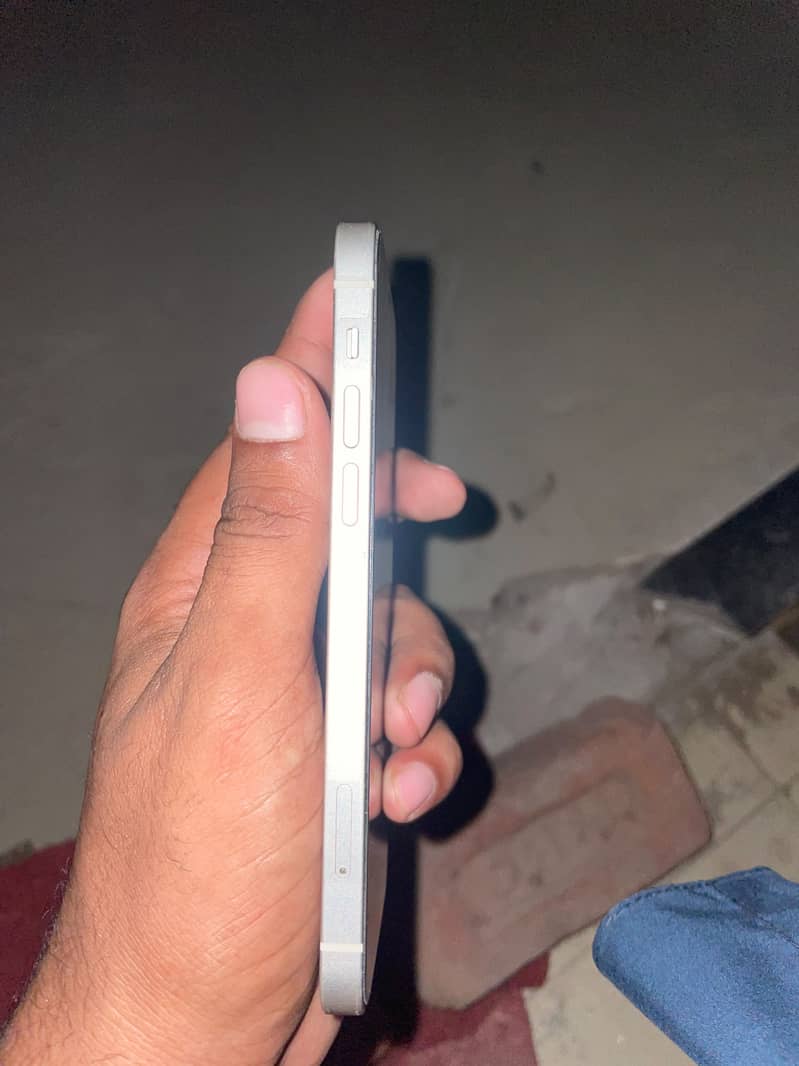 Apple iPhone 12 2