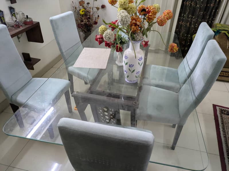 DINING TABLE 1