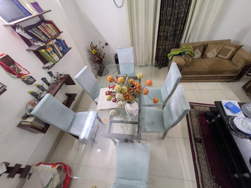 DINING TABLE 6