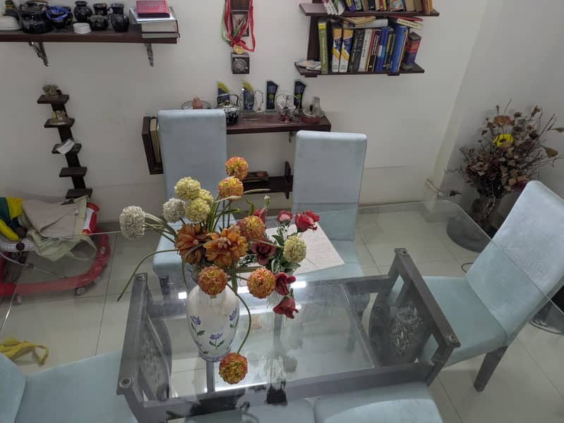 DINING TABLE 7