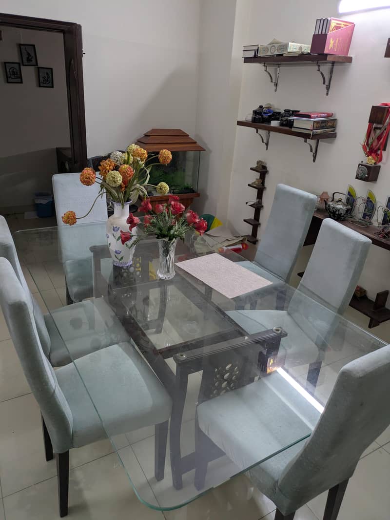 DINING TABLE 8