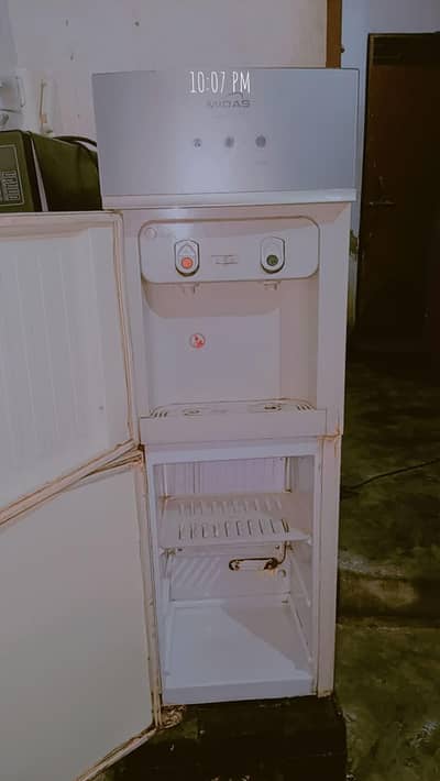 Midas Water Dispenser with Fridge - Only Cold Working