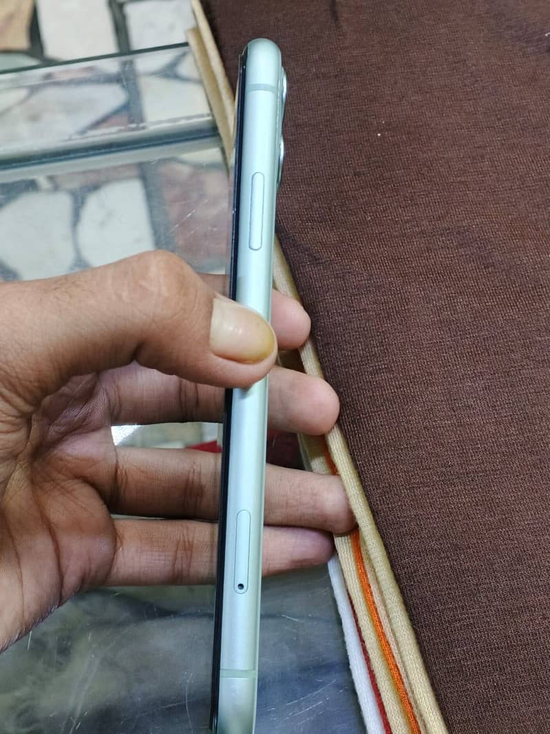 Apple iPhone 11 2