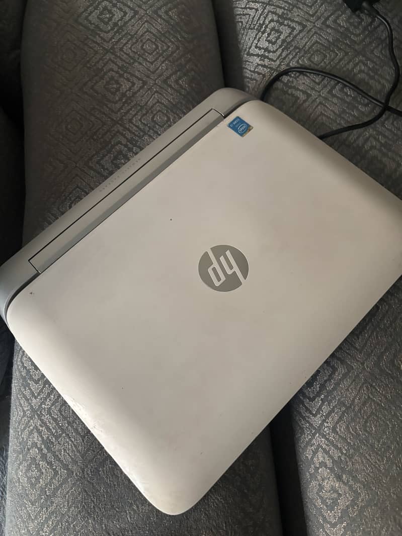 HP split touch screen 0
