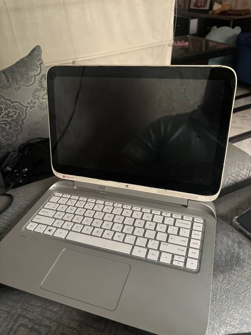 HP split touch screen 1