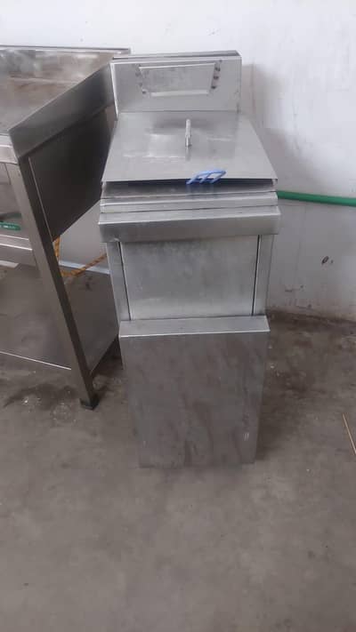 fryer  and hot plate